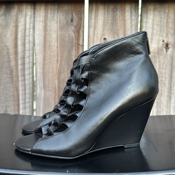 Kelsi Dagger ‘Innis’ leather wedge sandals, size 6 - Picture 3 of 7